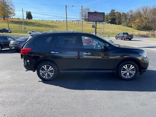 2019 Nissan Pathfinder S