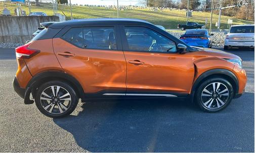2019 Nissan Kicks SR