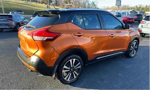 2019 Nissan Kicks SR