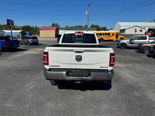 2023 RAM 2500 Laramie Crew Cab 4x4 6'4' Box