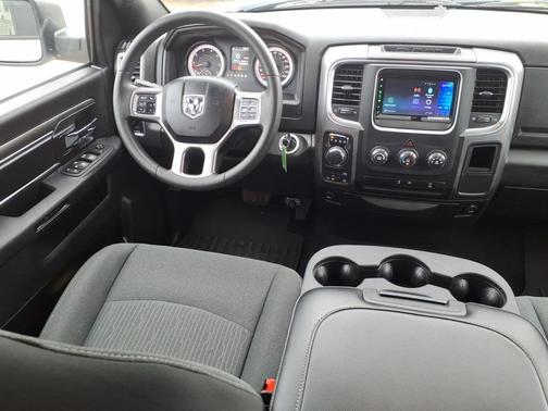 Bright White Clearcoat 2024 RAM 1500 Classic SLT