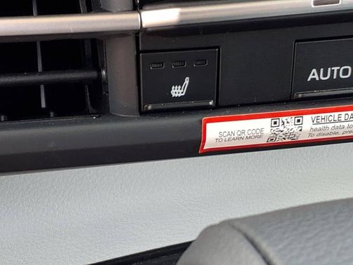 Ice Cap 2026 Toyota Sienna XLE