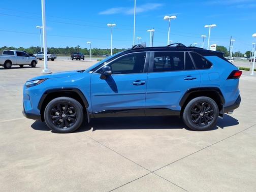 2025 Toyota RAV4 Hybrid SE