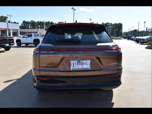 2025 Toyota Crown Signia Limited