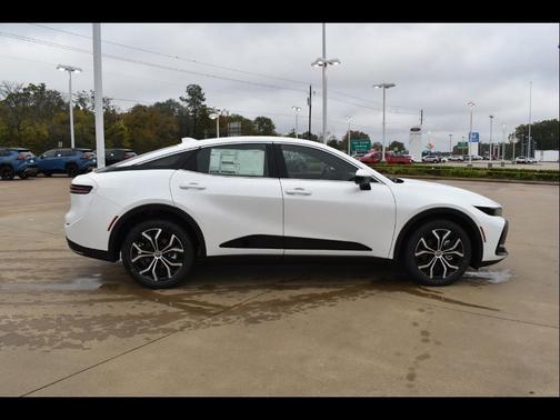 Oxygen White 2024 Toyota Crown XLE