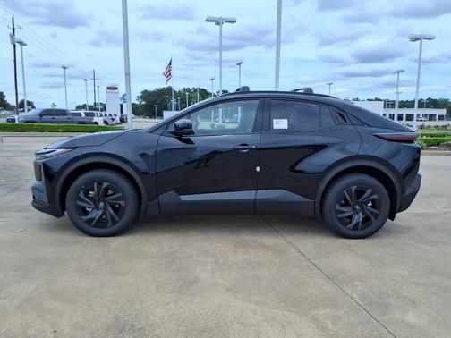 Midnight Black Metallic 2026 Toyota C-HR SE