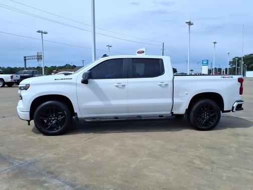 Summit White 2025 Chevrolet Silverado 1500 RST