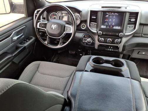 Bright White Clearcoat 2021 RAM 1500 Big Horn/Lone Star
