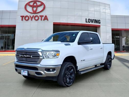 Bright White Clearcoat 2021 RAM 1500 Big Horn/Lone Star