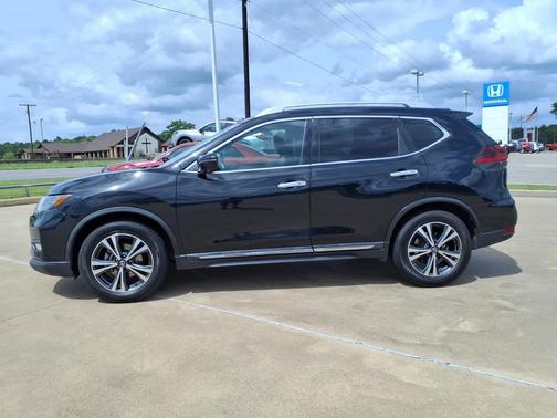 Magnetic Black 2018 Nissan Rogue SL