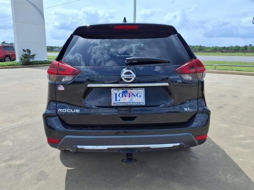 Magnetic Black 2018 Nissan Rogue SL