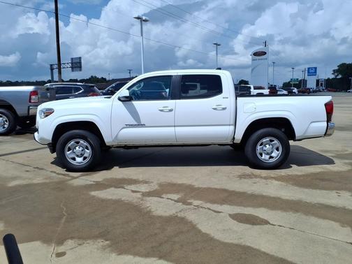 White 2022 Toyota Tacoma SR