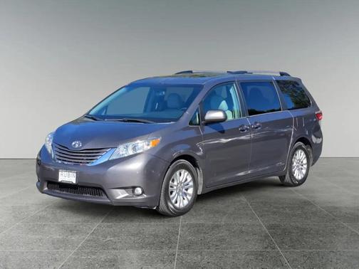 2015 Toyota Sienna XLE