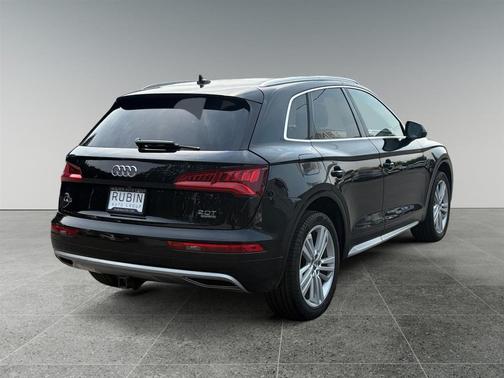 2018 Audi Q5 2.0T Premium Plus