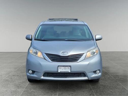 Silver Sky Metallic 2015 Toyota Sienna XLE