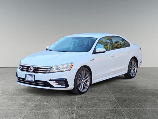 2018 Volkswagen Passat 2.0T R-Line