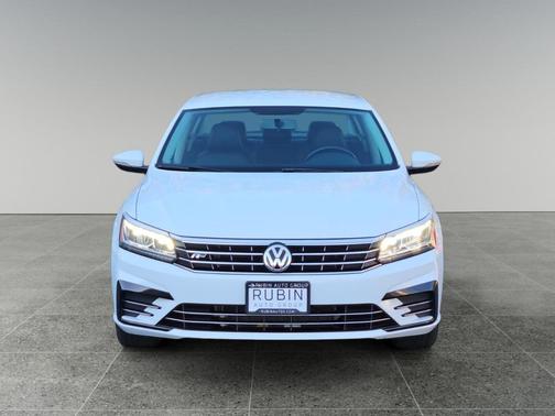 2018 Volkswagen Passat 2.0T R-Line