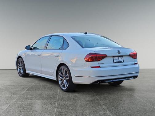 2018 Volkswagen Passat 2.0T R-Line
