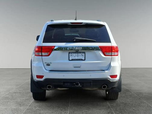 Pearl White 2013 Jeep Grand Cherokee Overland