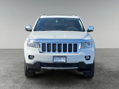 Pearl White 2013 Jeep Grand Cherokee Overland