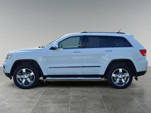 Pearl White 2013 Jeep Grand Cherokee Overland
