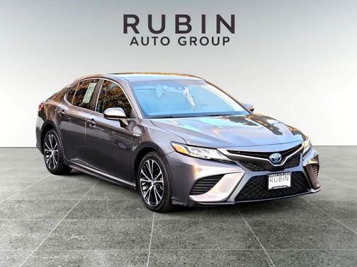 2018 Toyota Camry Hybrid XLE