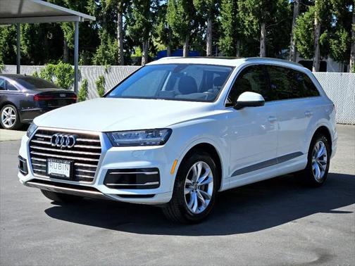 2019 Audi Q7 55 Premium Plus