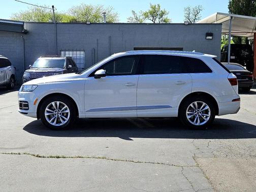 2019 Audi Q7 55 Premium Plus