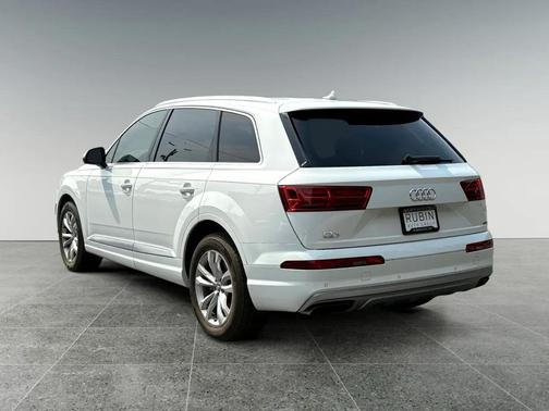 2019 Audi Q7 55 Premium Plus