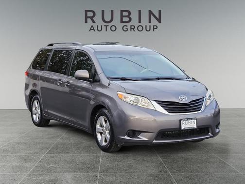 2011 Toyota Sienna LE