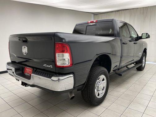 2020 RAM 2500 Tradesman Crew Cab 4X4 6'4' Box