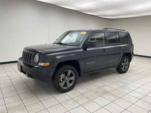 Maximum Steel Metallic Clearcoat 2015 Jeep Patriot High Altitude Edition