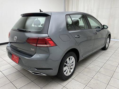 2018 Volkswagen Golf TSI S