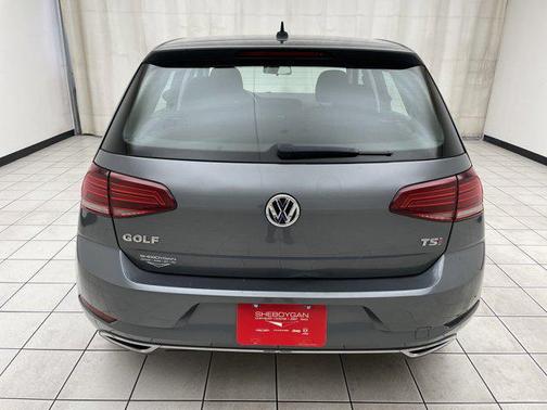 2018 Volkswagen Golf TSI S
