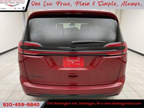 2025 Chrysler Pacifica L