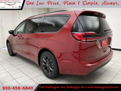 2025 Chrysler Pacifica L