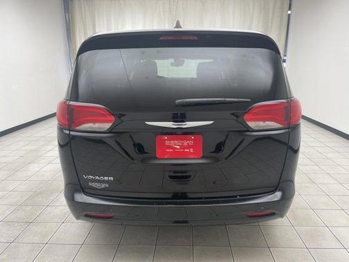 2024 Chrysler Voyager LX