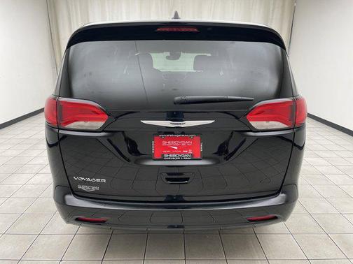 2024 Chrysler Voyager LX