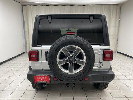 Silver Zynith Clearcoat 2022 Jeep Wrangler Unlimited Sahara