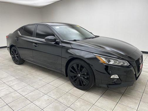 2022 Nissan Altima SR Intelligent AWD