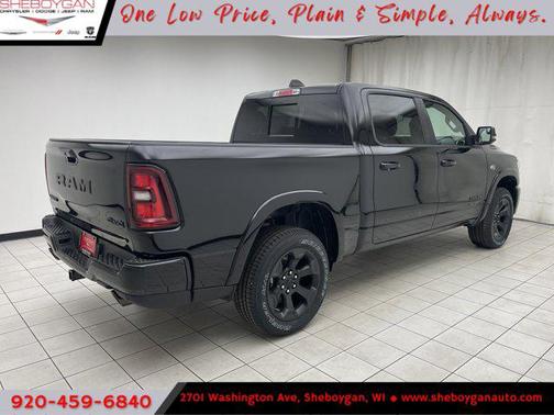 Diamond Black Crystal Pearlcoat 2026 RAM 1500 Big Horn/Lone Star