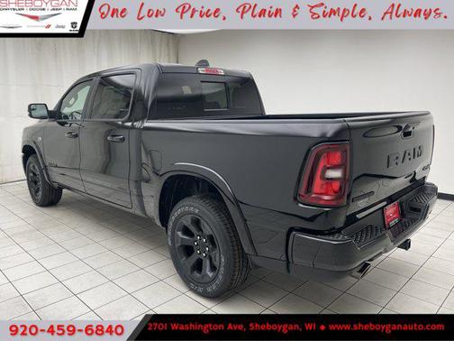 Diamond Black Crystal Pearlcoat 2026 RAM 1500 Big Horn/Lone Star