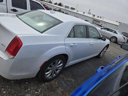 Ivory Tri-Coat Pearl 2015 Chrysler 300 Limited