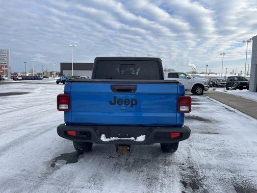 2021 Jeep Gladiator Willys 4x4