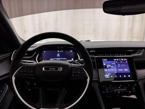 Baltic Gray Metallic Clearcoat 2024 Jeep Grand Cherokee Altitude