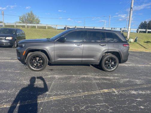 Baltic Gray Metallic Clearcoat 2024 Jeep Grand Cherokee Altitude