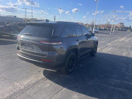 Baltic Gray Metallic Clearcoat 2024 Jeep Grand Cherokee Altitude