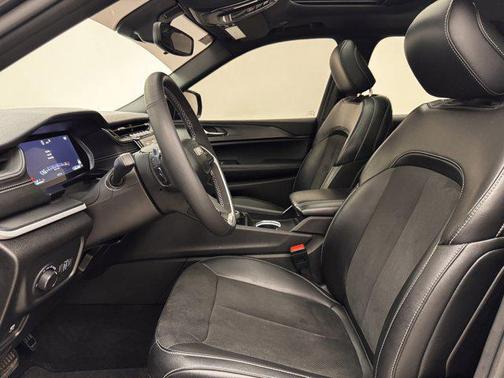 Baltic Gray Metallic Clearcoat 2024 Jeep Grand Cherokee Altitude