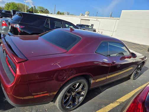 Octane Red Pearlcoat 2018 Dodge Challenger SXT