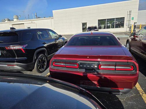 Octane Red Pearlcoat 2018 Dodge Challenger SXT